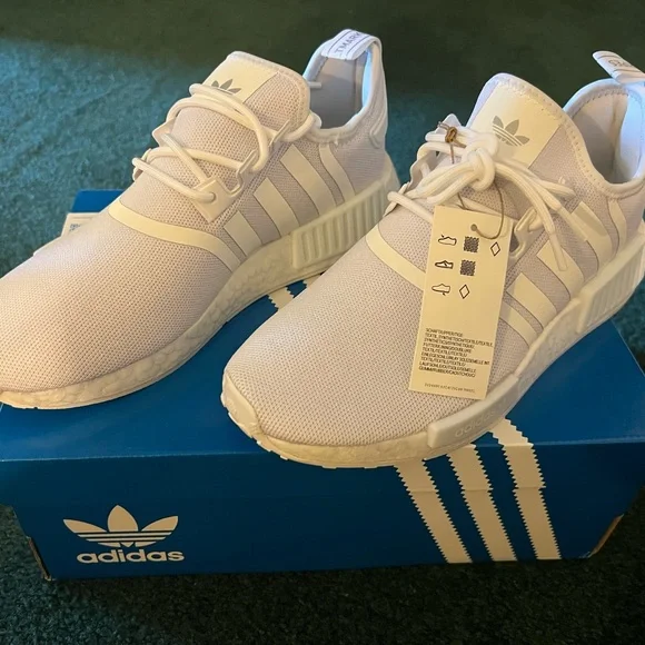 adidas gazelle silver green womens NMD_R1 Primeblue Mens Lifestyle Shoes (Black)